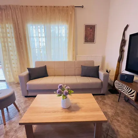 Almyriki Apartment *