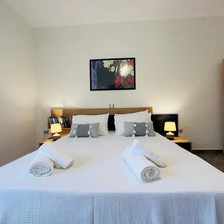 Apartment Almyriki *