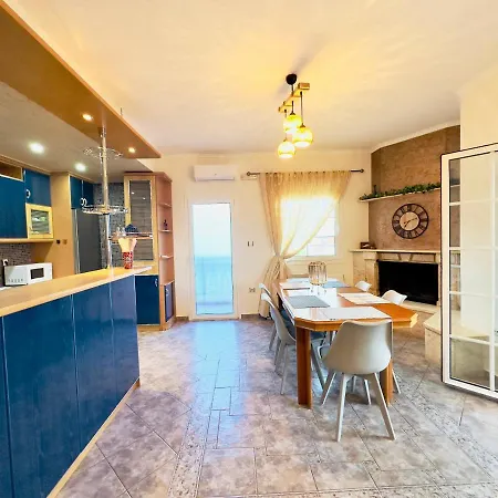 Almyriki Appartement *